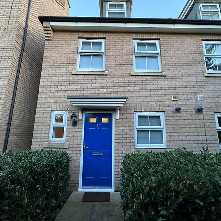 ウェリングボロー Modern Townhouse - 3 Bed 2.5 Bath 2 Private Gated Parkingヴィラ エクステリア 写真