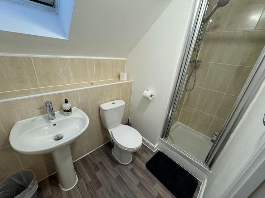 ウェリングボロー Modern Townhouse - 3 Bed 2.5 Bath 2 Private Gated Parkingヴィラ エクステリア 写真
