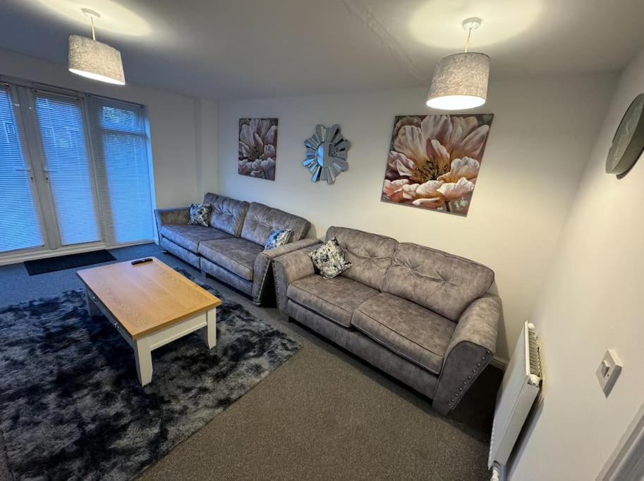 ウェリングボロー Modern Townhouse - 3 Bed 2.5 Bath 2 Private Gated Parkingヴィラ エクステリア 写真