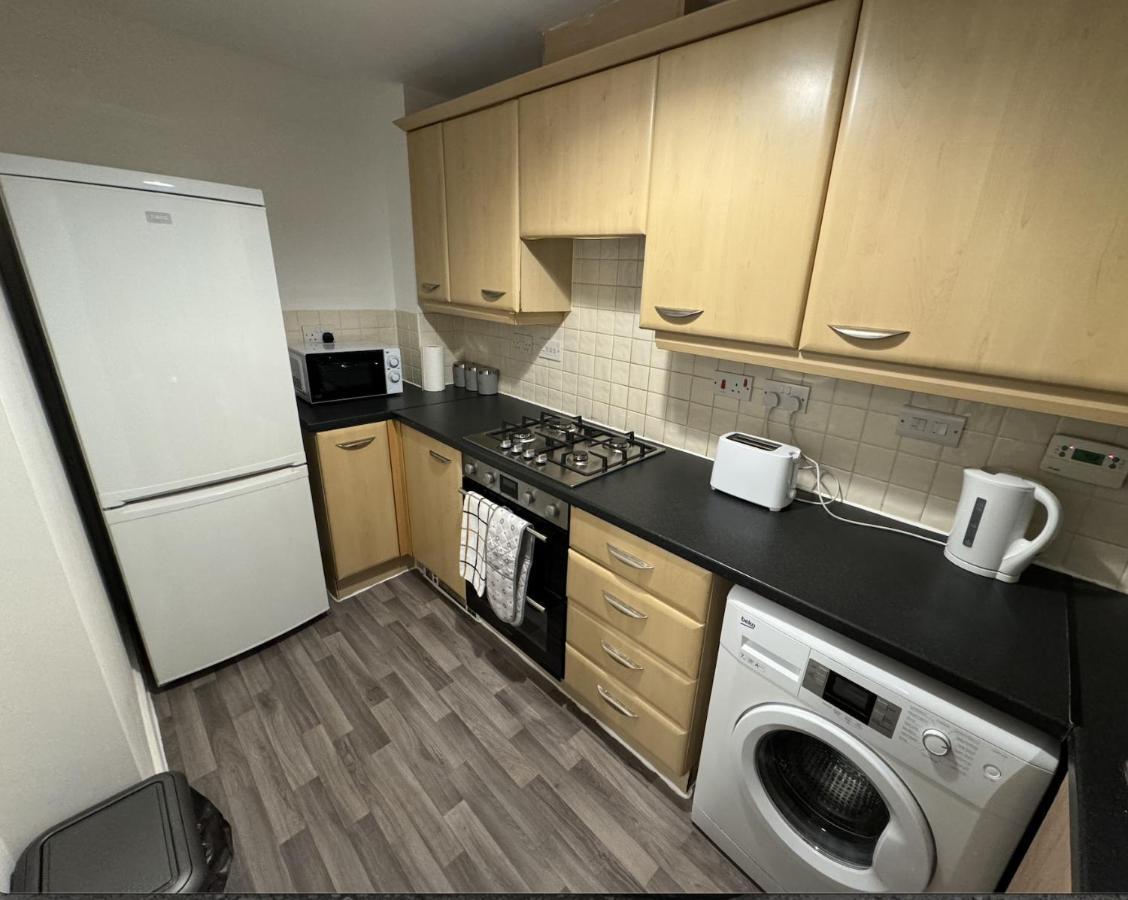 ウェリングボロー Modern Townhouse - 3 Bed 2.5 Bath 2 Private Gated Parkingヴィラ エクステリア 写真